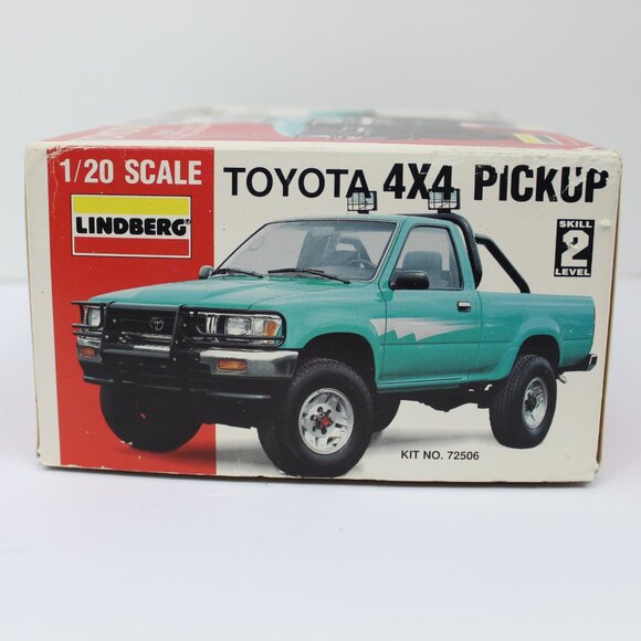 Toyota 1992 4X4 Pickup Truck 1/20 Lindberg Vintage Model Kit #72506 - Picture 5 of 14